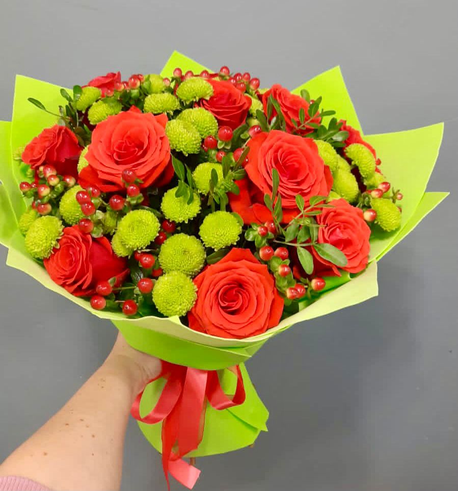 Букет цветов из: Хризантемы и Розы в Старо-Щедринской