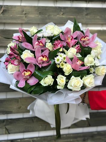 Букет цветов из: Розы и Хризантемы в Старо-Щедринской