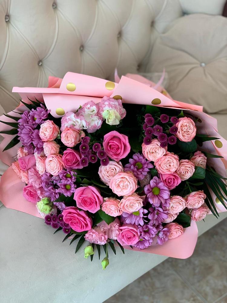 Букет цветов из: Хризантемы, Розы и Лизиантусы в Старо-Щедринской