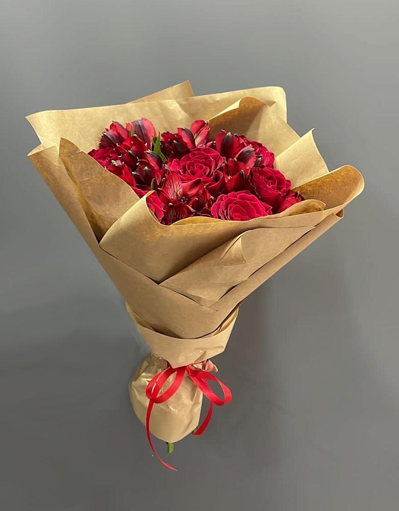 Букет цветов из: Альстромерии и Розы в Старо-Щедринской