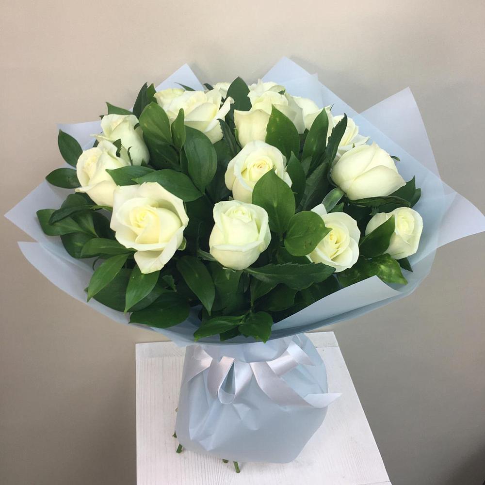 Букет 15 Белых роз Проуд в Старо-Щедринской
