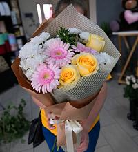Букет цветов из:  Герберы, Розы и Хризантемы в Старо-Щедринской