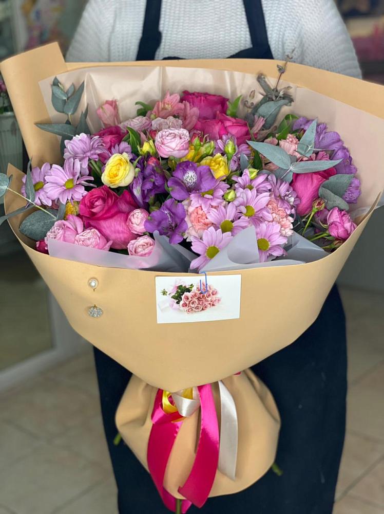 Букет цветов из: Хризантемы, Гвоздики и Альстромерии в Старо-Щедринской