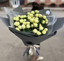 Букет Белые кустовые розы Солинеро в Старо-Щедринской