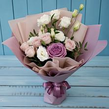 Букет цветов из:  Розы и Лизиантусы в Старо-Щедринской