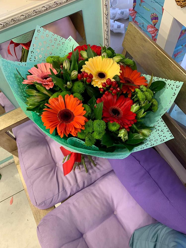 Букет цветов из: Герберы, Хризантемы и Альстромерии в Старо-Щедринской