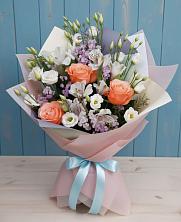 Букет цветов из:  Лизиантусы, Розы, Альстромерии и Гипсофила в Старо-Щедринской