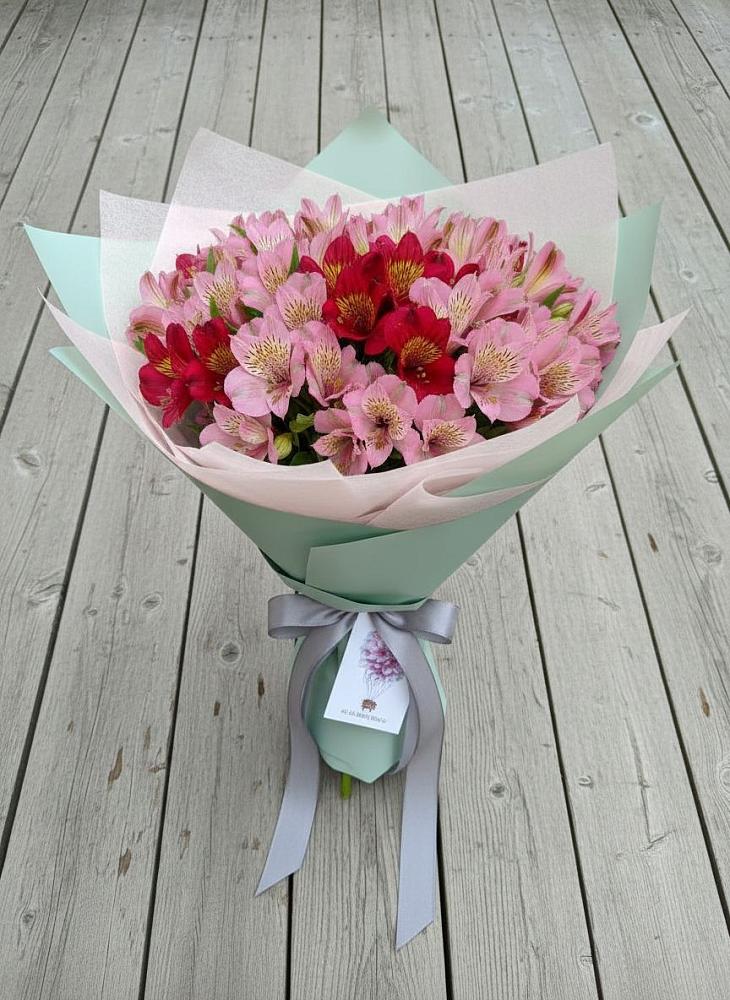 Букет цветов из: Альстромерии в Старо-Щедринской