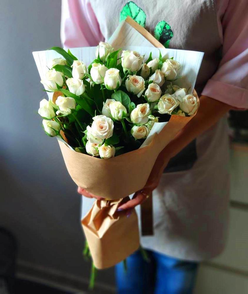 Букет цветов из: Розы в Старо-Щедринской