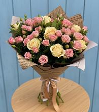 Букет цветов из:  Розы в Старо-Щедринской
