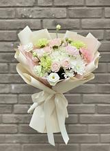 Букет цветов из:  Гвоздики, Розы, Лизиантусы и Хризантемы в Старо-Щедринской