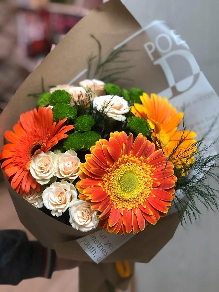 Букет цветов из: Герберы, Хризантемы и Розы в Старо-Щедринской