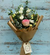Букет цветов из:  Розы и Лизиантусы в Старо-Щедринской