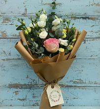 Букет цветов из:  Розы и Лизиантусы в Старо-Щедринской
