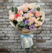 Букет цветов из:  Розы, Лизиантусы и Гвоздики в Старо-Щедринской